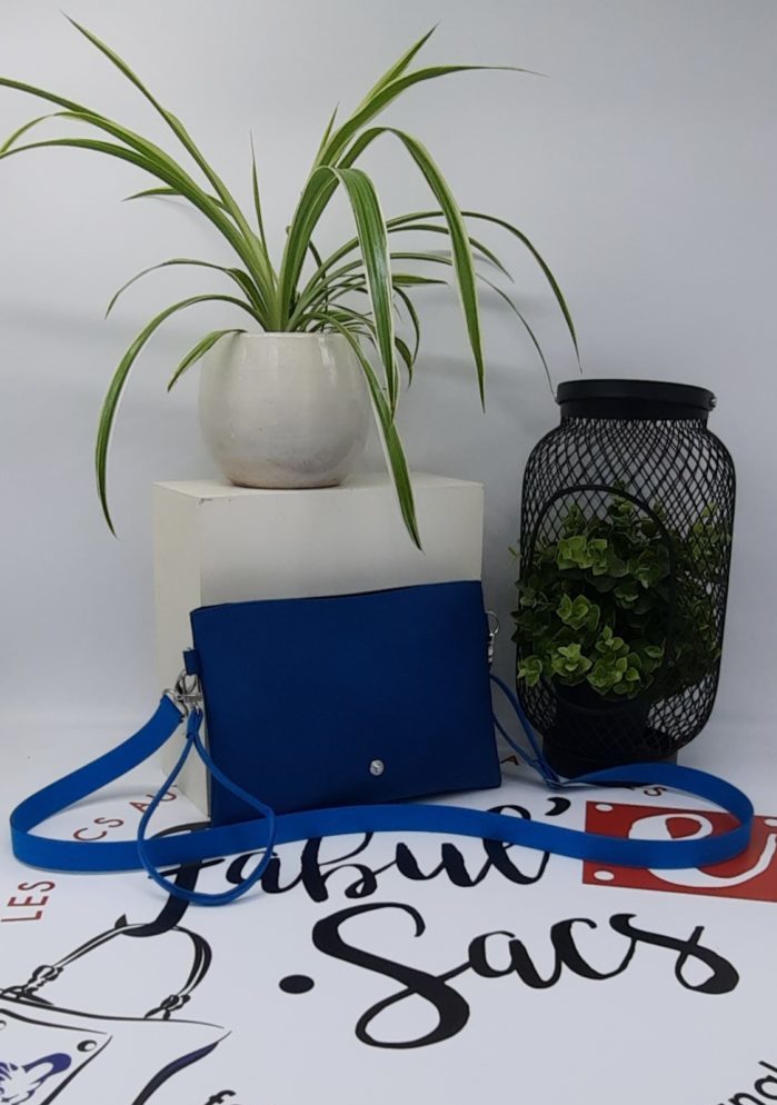 mini pochette bleue