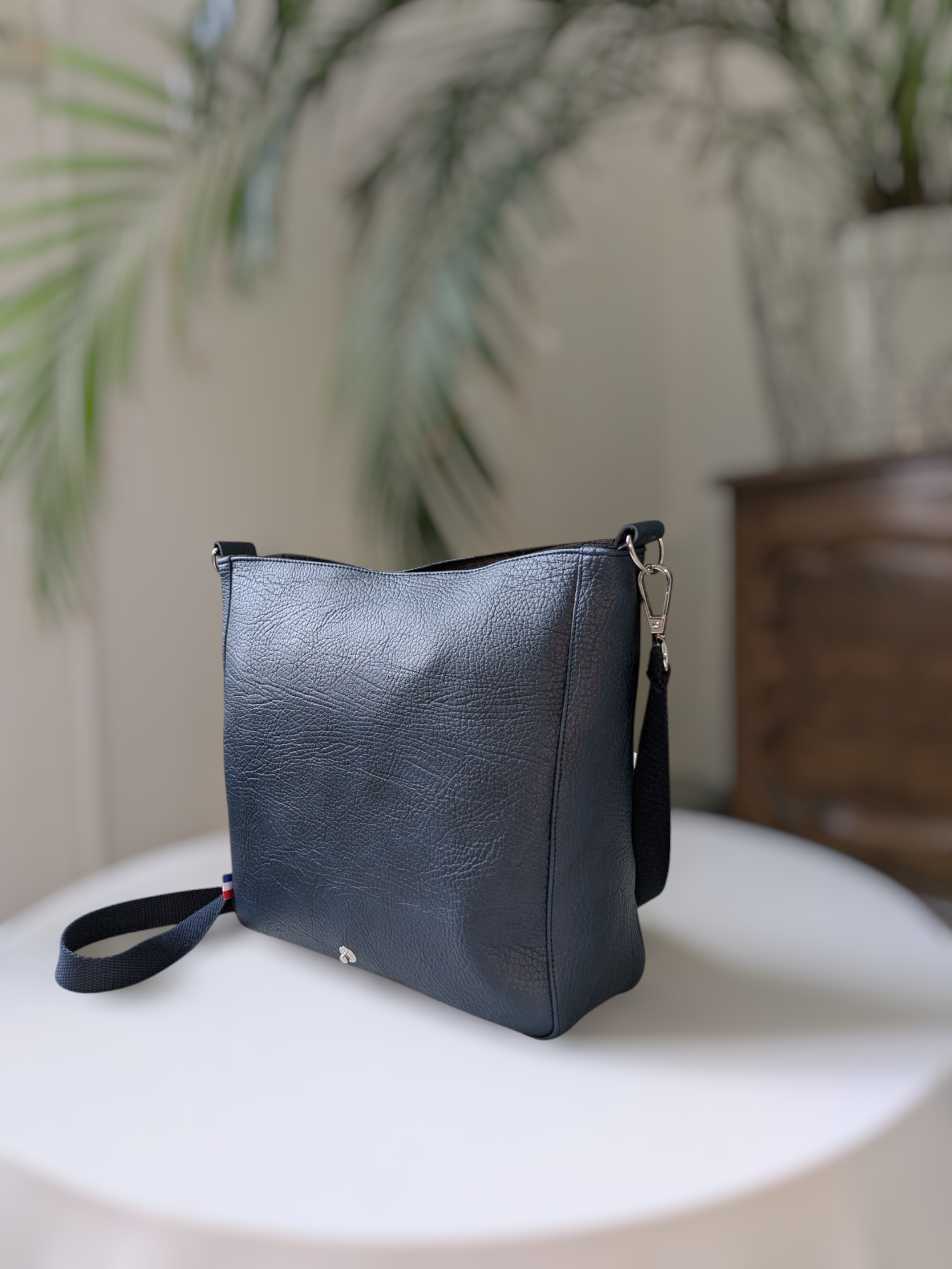 Sac besace à rabat Anne bleu marine