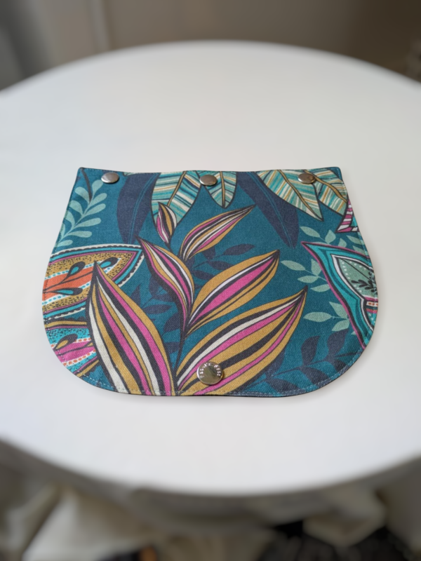 Petit rabat L’amazone pour sac besace Celine et Christine