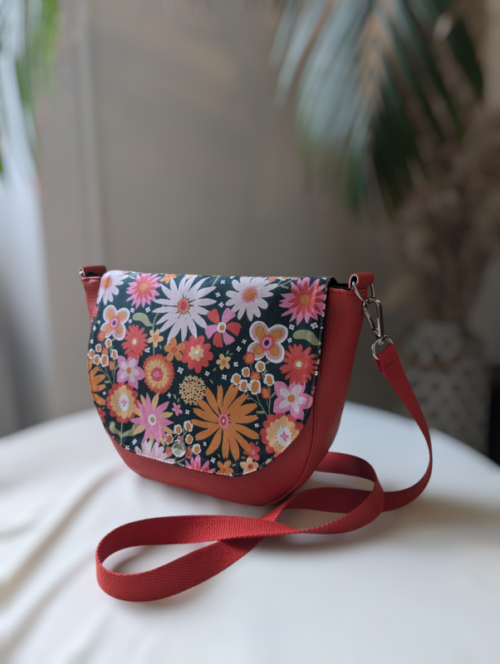 Sac besace a rabat interchangeable pour avoir son propre style. fabriqué en France a Saint Brieuc bretagne.