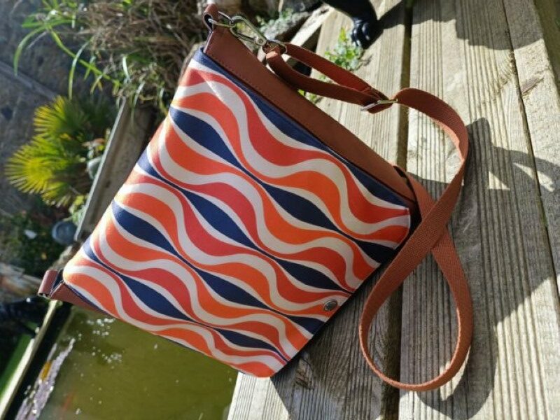 Sac besace a rabat interchangeable pour avoir son propre style. fabriqué en France a Saint Brieuc bretagne.