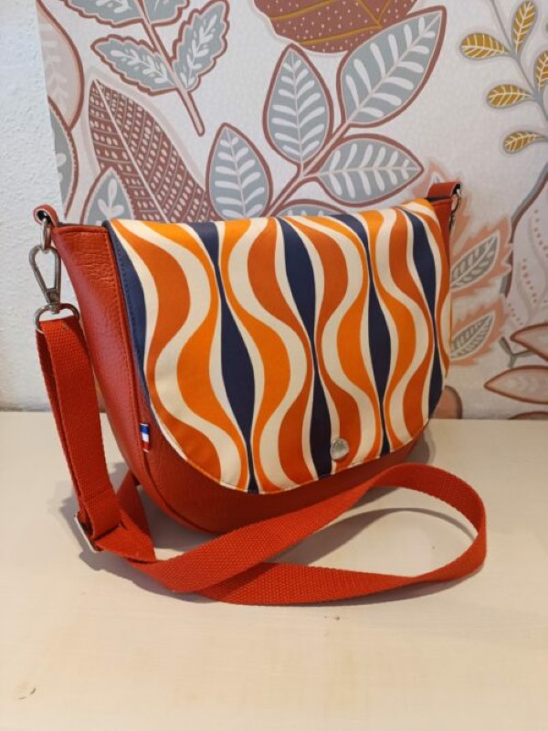 Sac besace a rabat interchangeable pour avoir son propre style. fabriqué en France a Saint Brieuc bretagne.