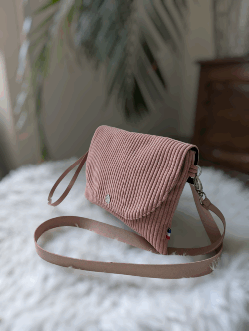pochette velours rose