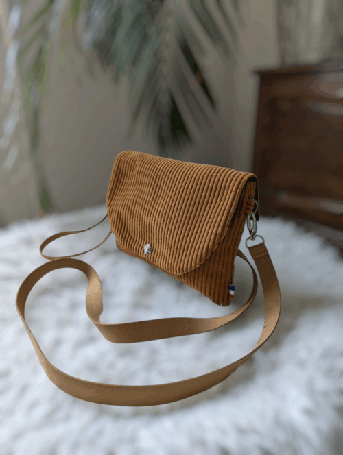 pochette velours jaune